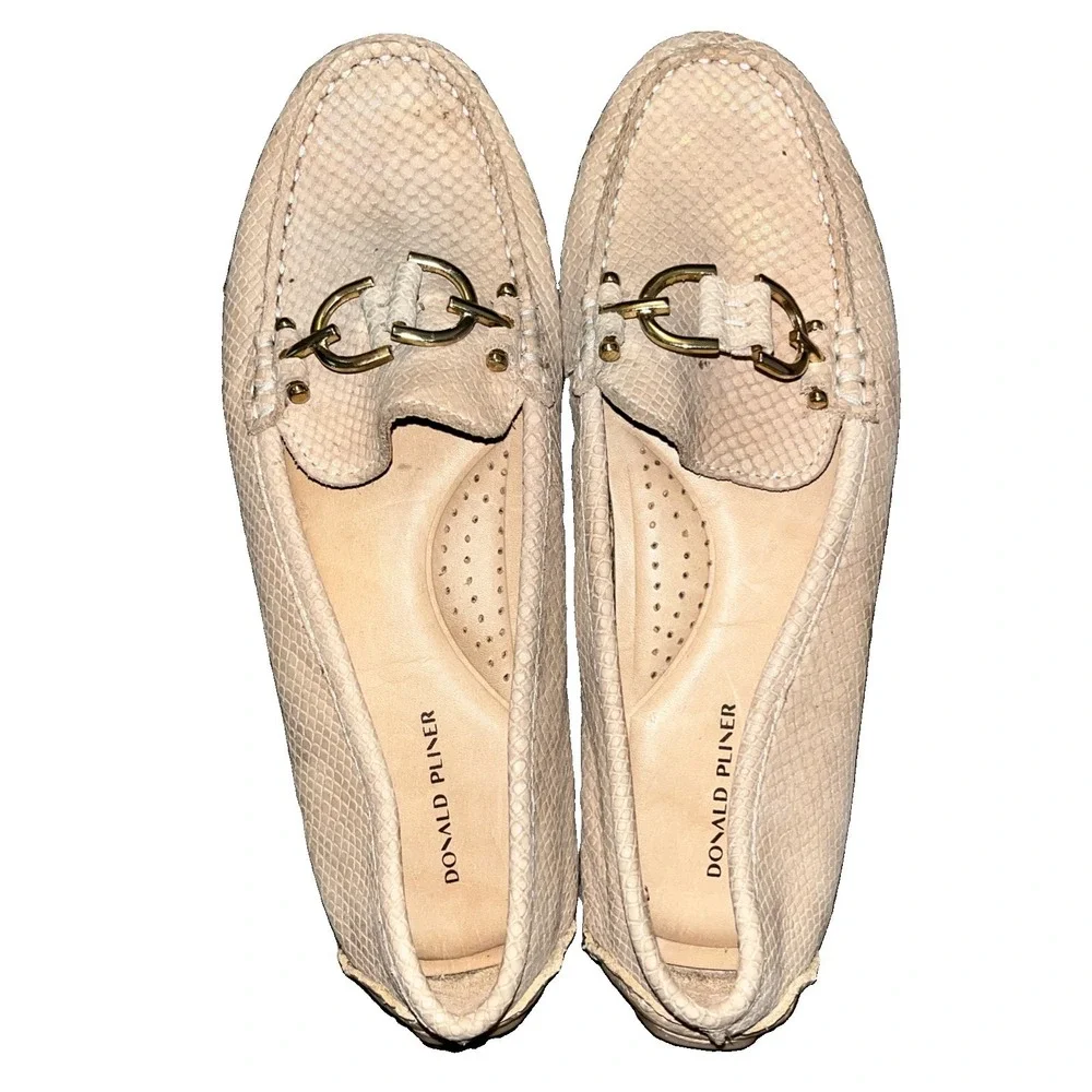 Donald Pliner Womens Snake Print Driving Style Loafer Shoes Sand size 7.5 M
